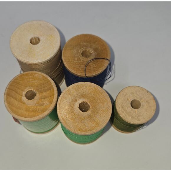 Vintage Wood Thread Spool Lot of 56 with 2 Plastic Cases Cotton Polyester - Picture 6 of 16